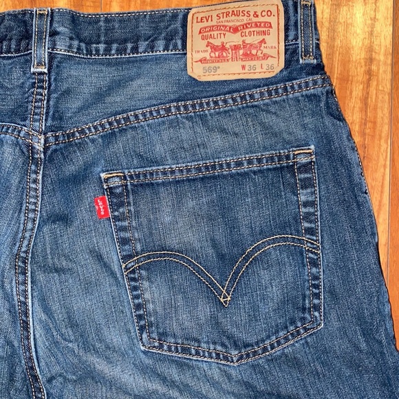Levi's Jeans Levis Size 36 36x335 335 Inseam 569 Loose Straight